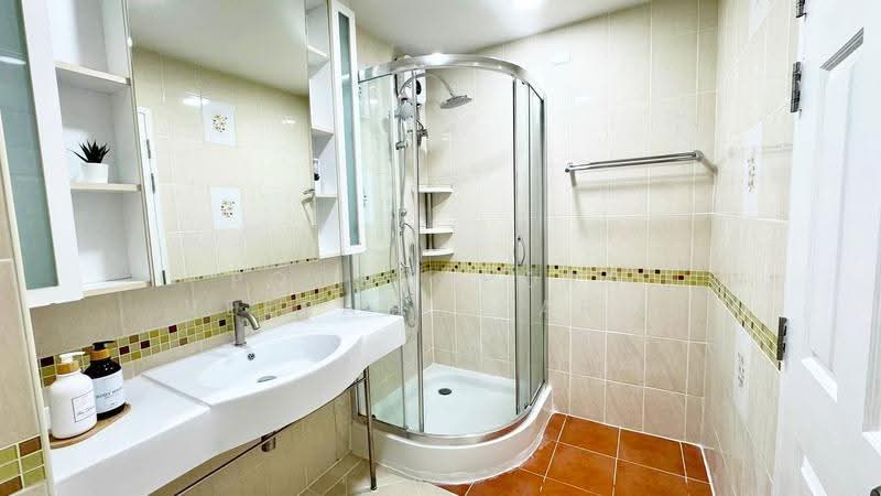Life @ BTS Tha-Phra, Bangkok, 18 Ratchadaphisek Road, Talat Plu, Thon Buri, Bangkok, Studio, 31 sqm, Condo For Sale, by Poonyaporn Veerabulyarit, 500513496 - DDproperty.com