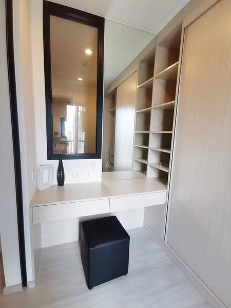 Life Asoke, Bangkok, Asoke-Dindang Road, Bang Kapi, Huai Khwang, Bangkok, 1 Bedroom, 35 sqm, Condo For Sale, by Tanakrit Chotbuddkayan, 500513505 - DDproperty.com