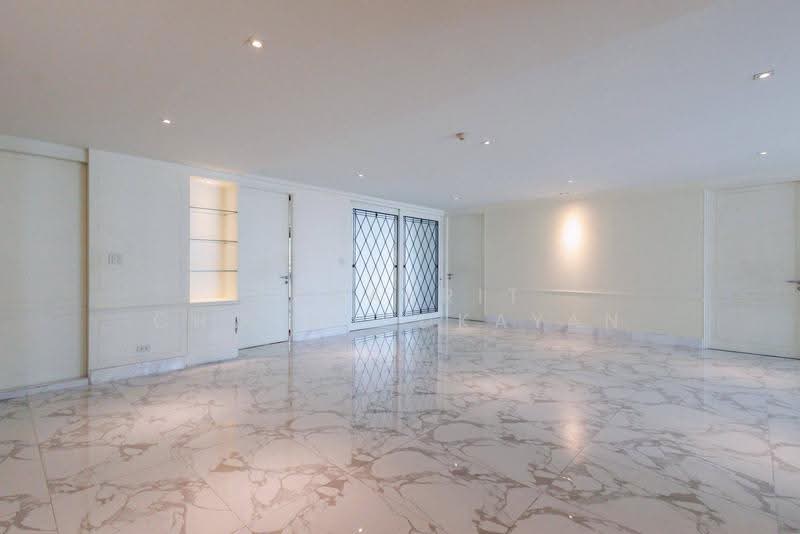 Wattana Heights, Bangkok, Sukhumvit Road, Khlongtoei Nua, Watthana, Bangkok, 3 Bedrooms, 336 sqm, Condo For Sale, by Tanakrit Chotbuddkayan, 500513515 - DDproperty.com