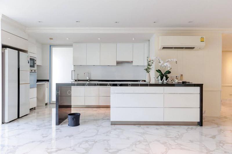 Wattana Heights, Bangkok, Sukhumvit Road, Khlongtoei Nua, Watthana, Bangkok, 3 Bedrooms, 336 sqm, Condo For Sale, by Tanakrit Chotbuddkayan, 500513515 - DDproperty.com