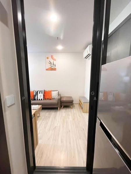 XT Huaikhwang, Bangkok, 244 Ratchadaphisek Road, Huai Khwang, Bangkok, 1 Bedroom, 35 sqm, Condo For Rent, by Manapong Phromphitak, 500513542 - DDproperty.com