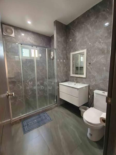 4-BR House, Bangkok, Phra Kanong Nua, Watthana, Bangkok, 4 Bedrooms, 330 sqm, Single Detached House For Rent, by Manapong Phromphitak, 500513580 - DDproperty.com