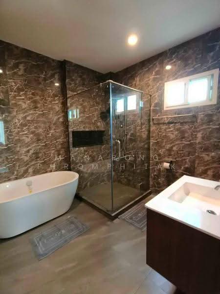 4-BR House, Bangkok, Phra Kanong Nua, Watthana, Bangkok, 4 Bedrooms, 330 sqm, Single Detached House For Sale, by Manapong Phromphitak, 500513588 - DDproperty.com