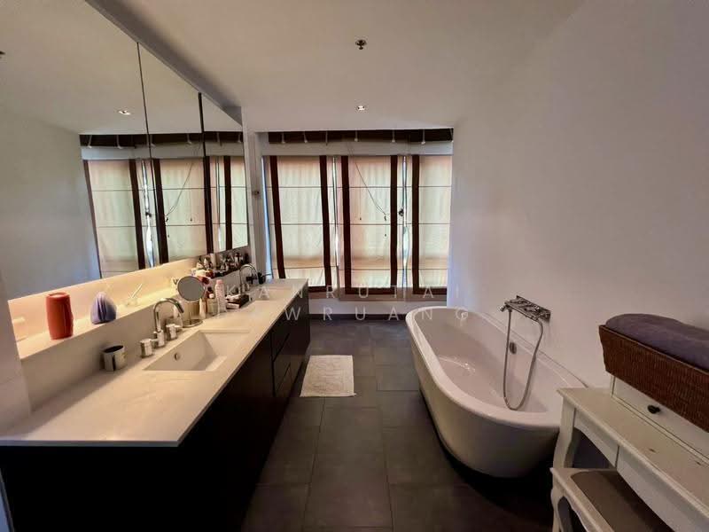 The Lofts Yennakart, Bangkok, 366 ์Soi Nang Linchi Yenakat Road, Chong Nonsi, Yan Nawa, Bangkok, 3 Bedrooms, 180 sqm, Condo For Sale, by Kanrutai Dawruang, 500513614 - DDproperty.com