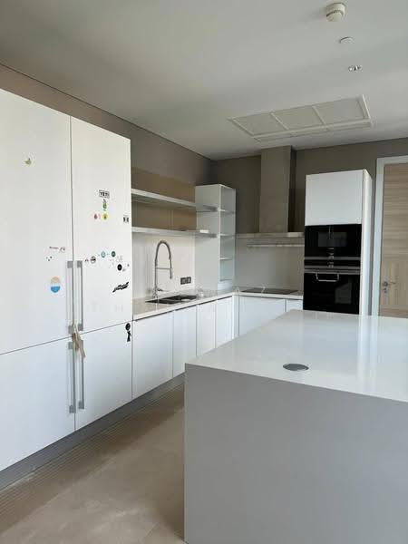 Sindhorn Residence, Bangkok, 54 Soi Ton Son, Lumphini, Pathum Wan, Bangkok, 2 Bedrooms, 154 sqm, Condo For Sale, by Fazwaz (Thailand) Co., Ltd., 500513675 - DDproperty.com