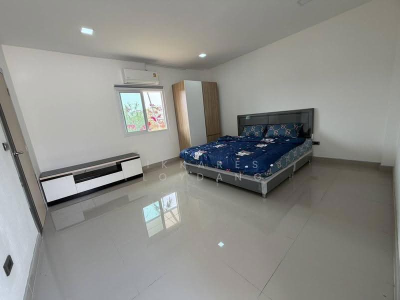 6-BR Villa, chon-buri, Nong Pru, Bang Lamung (Pattaya), Chon Buri (Pattaya), 6 Bedrooms, 450 sqm, Villa For Sale, by Sikkares Ploydang, 500513760 - DDproperty.com