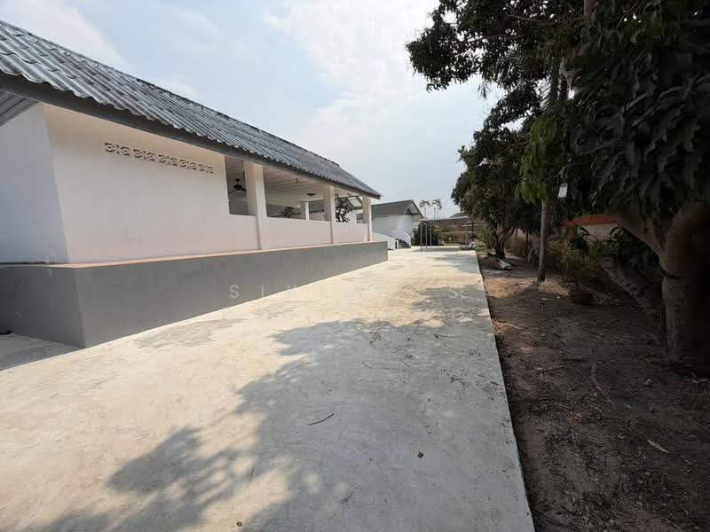6-BR Villa, chon-buri, Nong Pru, Bang Lamung (Pattaya), Chon Buri (Pattaya), 6 Bedrooms, 450 sqm, Villa For Sale, by Sikkares Ploydang, 500513760 - DDproperty.com