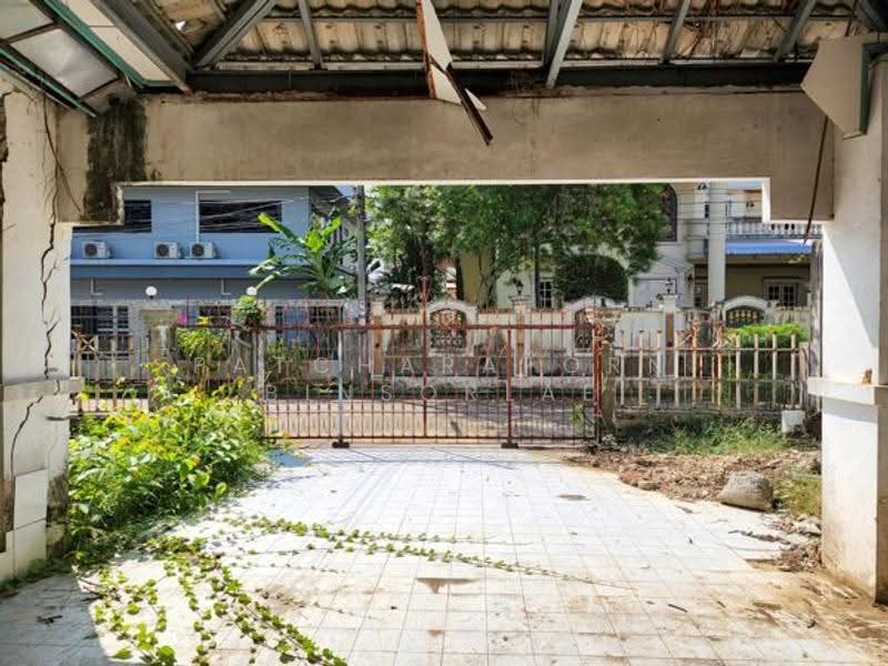 Kritsada Nakron Pinklao-Phuttamonthon Sai 2, Bangkok, Pinklao-Nakhon Chaisri, Bang Ra Mat, Taling Chan, Bangkok, 3 Bedrooms, 300 sqm, Single Detached House For Sale, by Patcharaporn Binsorlae, 500513939 - DDproperty.com