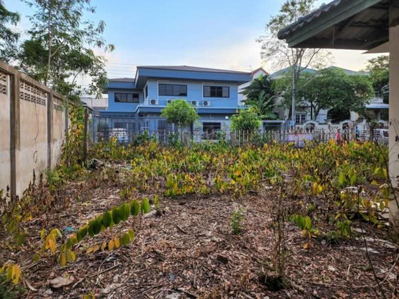 Kritsada Nakron Pinklao-Phuttamonthon Sai 2, Bangkok, Pinklao-Nakhon Chaisri, Bang Ra Mat, Taling Chan, Bangkok, 3 Bedrooms, 300 sqm, Single Detached House For Sale, by Patcharaporn Binsorlae, 500513939 - DDproperty.com