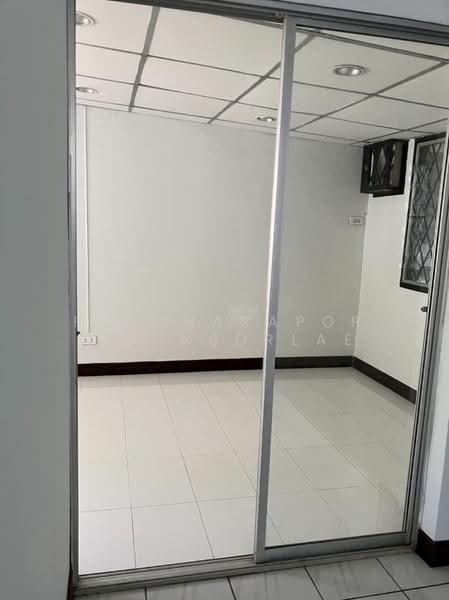 4-BR House, Bangkok, Saphan Sung, Bangkok, 4 Bedrooms, 210 sqm, Single Detached House For Sale, by Patcharaporn Binsorlae, 500513960 - DDproperty.com