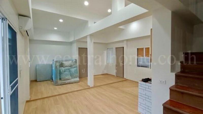 ลาดพร้าว 80, Bangkok, ลาดพร้าว80, Bang Kapi, Huai Khwang, Bangkok, 3 Bedrooms, 136 sqm, Single Detached House For Sale, by คุณ ศรันย์ ( ปังปอนด์ ), 500513962 - DDproperty.com