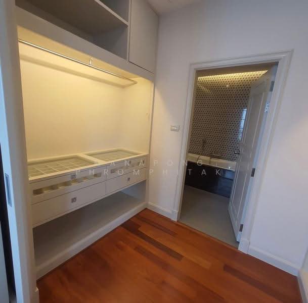 The Fourwings Residence, Bangkok, 335 Srinakarin, Hua Mak, Bang Kapi, Bangkok, 3 Bedrooms, 300 sqm, Condo For Rent, by Manapong Phromphitak, 500513998 - DDproperty.com