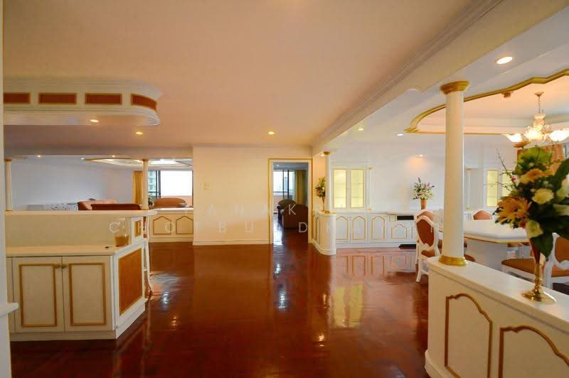 Oriental Towers, Bangkok, 25 Soi Ekkamai 12, Ekkamai Road, Khlong Tan Nua, Watthana, Bangkok, 3 Bedrooms, 350 sqm, Condo For Rent, by Tanakrit Chotbuddkayan, 500514007 - DDproperty.com