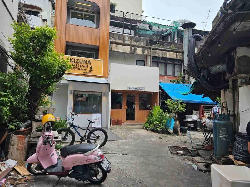 Land for rent on Sukhumvit Road near Soi Thong Lor, Bangkok, สุขุมวิท 55, Khlong Tan Nua, Watthana, Bangkok, , 304 sqm, Retail Space For Rent, by Premjit Gaivigaigosol, 500514028 - DDproperty.com