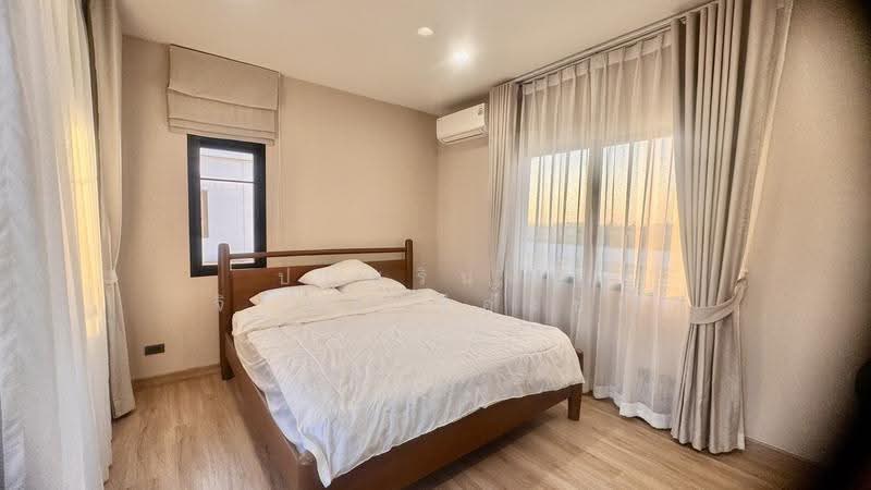 Baan Nara Wongwaen-Ramintra, Bangkok, Kanchanaphisek Parallel Road, Tha Rang, Bang Khen, Bangkok, 4 Bedrooms, 299 sqm, Single Detached House For Sale, by Papatsarin Jirapolruangchai, 500514054 - DDproperty.com