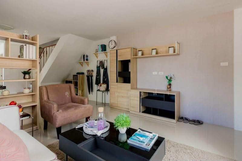 ให้เช่าทาวน์โฮมใหม่ ม.บ้านงามเจริญ22 บ่อวิน ศรีราชา, Chon Buri (Pattaya), Bueng, Si Racha, Chon Buri (Pattaya), 2 Bedrooms, 85 sqm, Townhouse For Rent, by Dusit Saengfa, 500514069 - DDproperty.com
