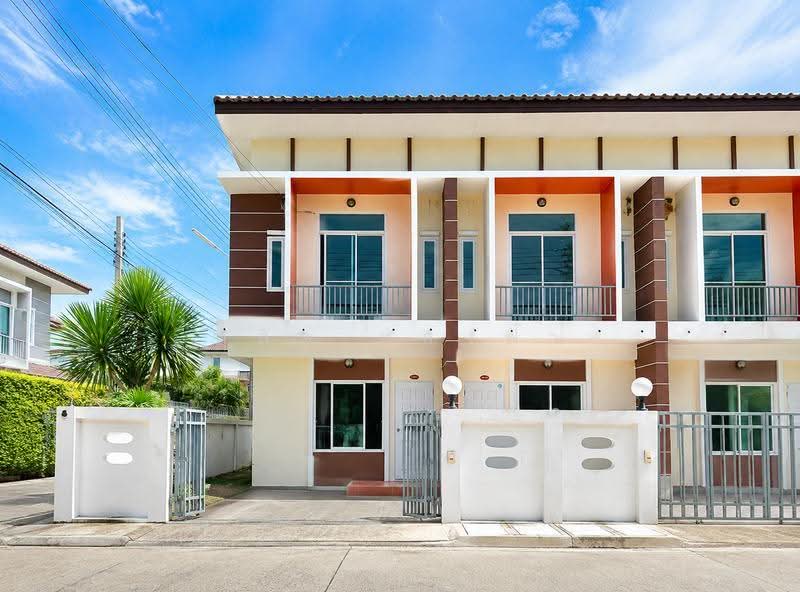 ให้เช่าทาวน์โฮมใหม่ ม.บ้านงามเจริญ22 บ่อวิน ศรีราชา, Chon Buri (Pattaya), Bueng, Si Racha, Chon Buri (Pattaya), 2 Bedrooms, 85 sqm, Townhouse For Rent, by Dusit Saengfa, 500514069 - DDproperty.com
