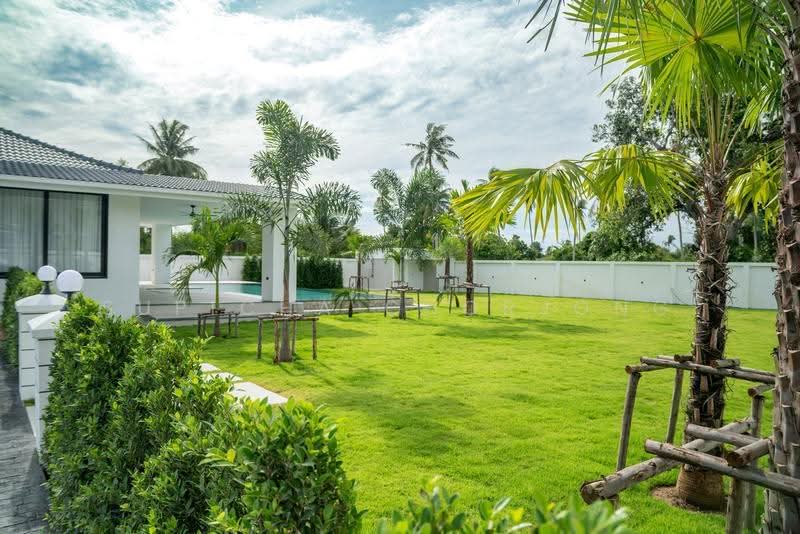 5-BR Villa, Chon Buri (Pattaya), Poong, Bang Lamung (Pattaya), Chon Buri (Pattaya), 5 Bedrooms, 450 sqm, Villa For Sale, by Supicha Chorjong, 500514160 - DDproperty.com