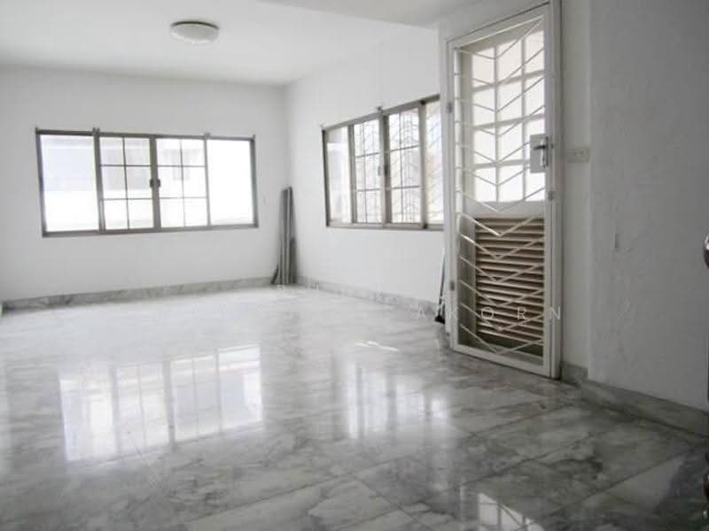 Luxury 4-Storey Townhome for Rent – Langsuan | Chidlom, Bangkok, Lumphini, Pathum Wan, Bangkok, 4 Bedrooms, 200 sqm, Townhouse For Rent, by Pudis Chitrungsakorn, 500514200 - DDproperty.com