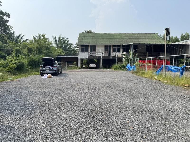 House for rent with a yard located behind PTT Tha Chang. The land measures 17x40 meters and is 167 s, Songkhla, Khlong Hae, Hat Yai, Songkhla, 1 Bedroom, 400 sqm, Single Detached House For Rent, by Rachen Nopsuwan, 500514210 - DDproperty.com