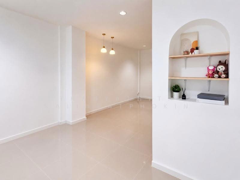 Mu ban Phetkasem 2, Bangkok, Bang Khae, Bangkok, 2 Bedrooms, 96 sqm, Townhouse For Sale, by Thanyathita Nalinratphokin, 500514251 - DDproperty.com