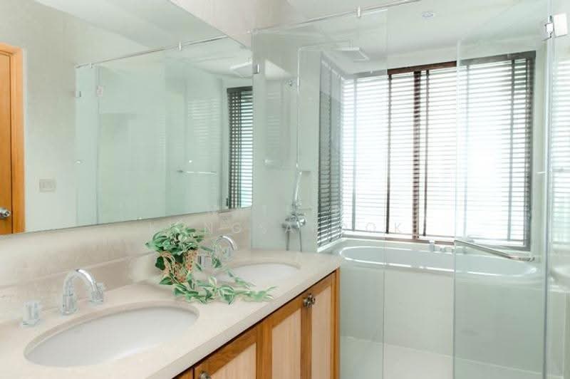 The Emporio Place, Bangkok, 93 Soi Sukhumvit 24, Sukhumvit Road, Khong Tan, Khlong Toei, Bangkok, 2 Bedrooms, 108 sqm, Condo For Sale, by Natlyn Kongsapook, 500514257 - DDproperty.com