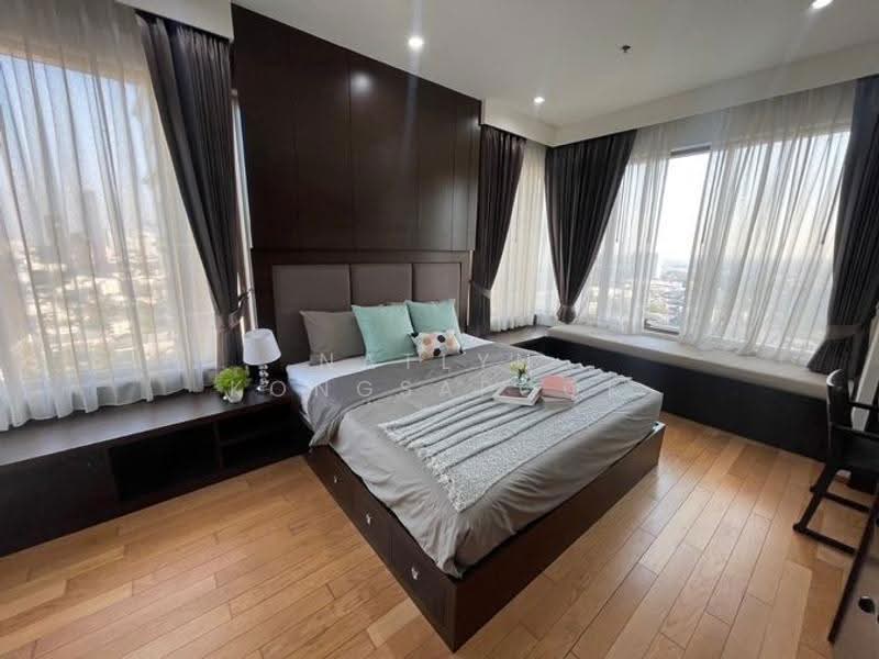 The Emporio Place, Bangkok, 93 Soi Sukhumvit 24, Sukhumvit Road, Khong Tan, Khlong Toei, Bangkok, 2 Bedrooms, 108 sqm, Condo For Sale, by Natlyn Kongsapook, 500514257 - DDproperty.com