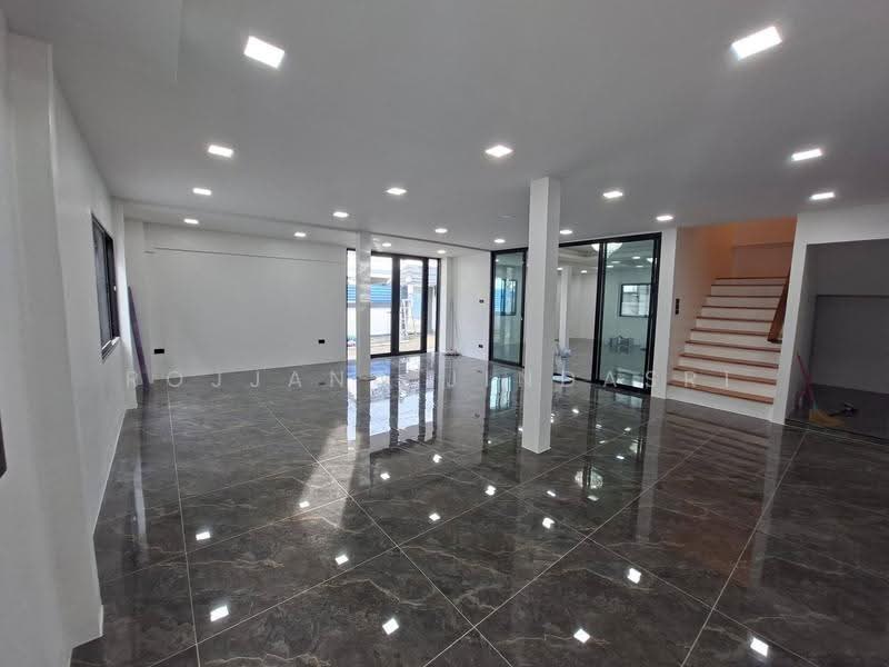 4-BR House, Bangkok, Bang Chak, Phra Khanong, Bangkok, 4 Bedrooms, 200 sqm, Single Detached House For Rent, by Rojjana Jindasri, 500514310 - DDproperty.com