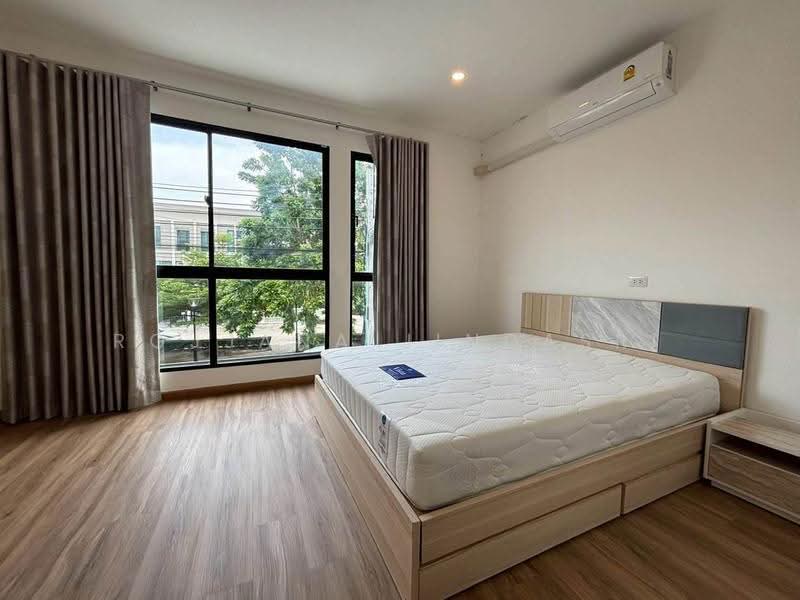 Patio Srinakarin-Rama 9, Bangkok, Krungthep Kreetha Road, Hua Mak, Bang Kapi, Bangkok, 3 Bedrooms, 190 sqm, Townhouse For Rent, by Rojjana Jindasri, 500514314 - DDproperty.com
