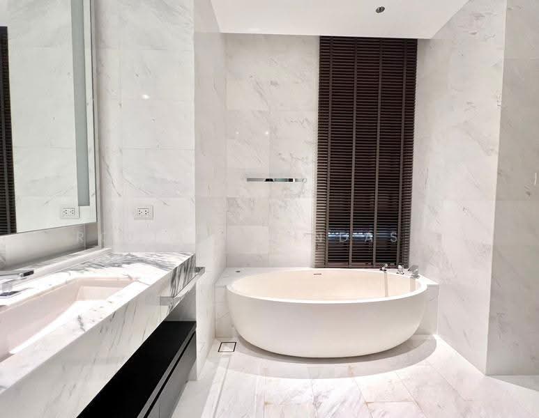 Four Seasons Private Residences : โฟร์ ซีซั่นส์ ไพรเวท เรสสิเด้นซ์, กรุงเทพ, 300 ถนนเจริญกรุง, ยานนาวา, สาทร, กรุงเทพ, 121 ตร.ม., คอนโด ขาย, โดย Rojjana Jindasri, 500514428 - DDproperty.com