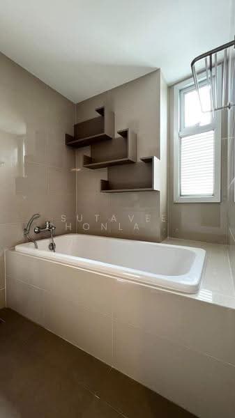 Maestro 39, Bangkok, Sukhumvit Road, Khlong Tan Nua, Watthana, Bangkok, 2 Bedrooms, 64 sqm, Condo For Rent, by Sutavee Chonlabud, 500514455 - DDproperty.com
