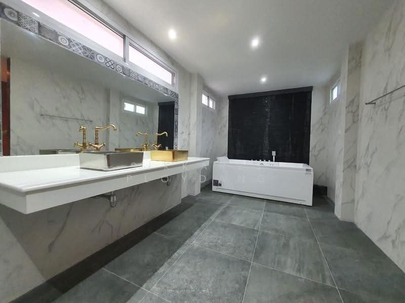 4-BR Villa, Phuket, Rawai, Muang Phuket, Phuket, 4 Bedrooms, 470 sqm, Villa For Rent, by Sikkares Ploydang, 500514492 - DDproperty.com