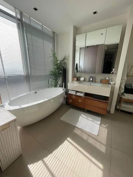 The River Side, Bangkok, 1075 Charoen Nakhon 14/1 Alley, Khlong Ton Sai, Khlong San, Bangkok, 3 Bedrooms, 208 sqm, Condo For Rent, by ทศวัฏฏ์ วิเศษสัมมาพันธ์, 500514543 - DDproperty.com