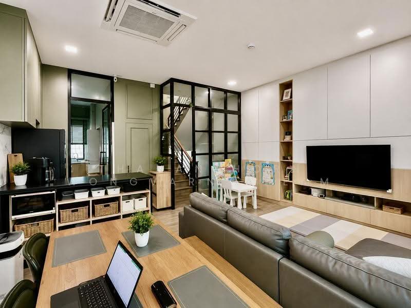 Patio Ratchayothin, Bangkok, Phahonyothin 32, Chan Kasem, Chatuchak, Bangkok, 3 Bedrooms, 263 sqm, Townhouse For Sale, by Thananthorn Wongvarnkaseam, 500514547 - DDproperty.com