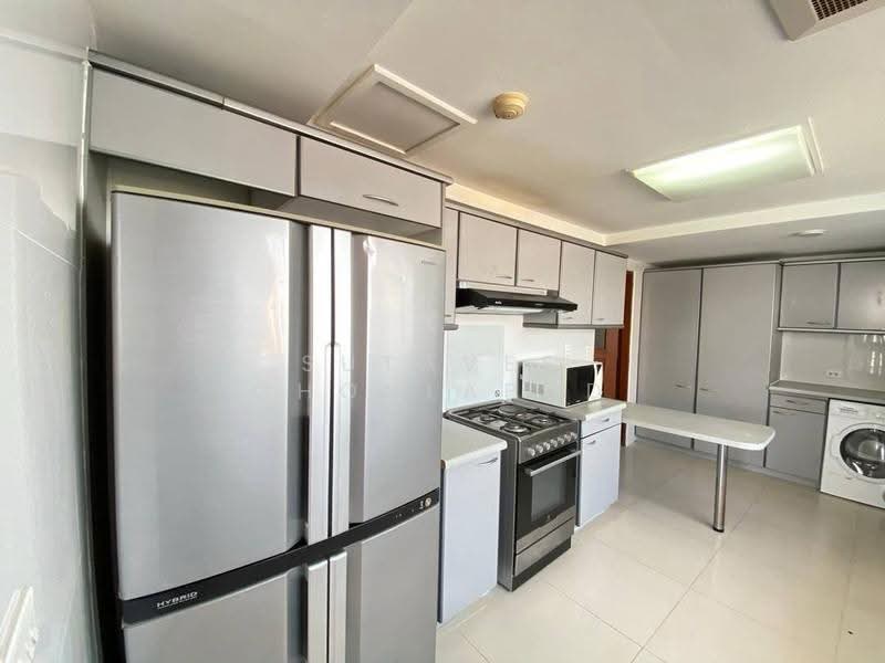 President Park Sukhumvit 24, Bangkok, 99 Sukhumvit 24 Alley, Khlongtoei Nua, Watthana, Bangkok, 3 Bedrooms, 260 sqm, Condo For Rent, by Sutavee Chonlabud, 500514559 - DDproperty.com