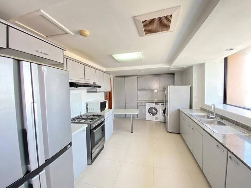 President Park Sukhumvit 24, Bangkok, 99 Sukhumvit 24 Alley, Khlongtoei Nua, Watthana, Bangkok, 3 Bedrooms, 260 sqm, Condo For Rent, by Sutavee Chonlabud, 500514559 - DDproperty.com