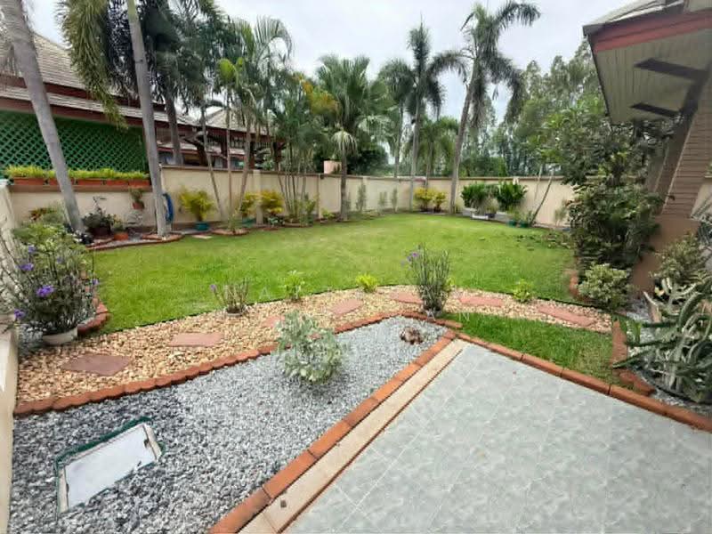 Baan Dusit Pattaya Lake, Chon Buri (Pattaya), Entrance Road, Huai Yai, Bang Lamung (Pattaya), Chon Buri (Pattaya), 4 Bedrooms, 233 sqm, Villa For Sale, by Nattasak Poosuwan, 500514620 - DDproperty.com