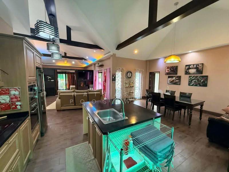 Baan Dusit Pattaya Lake, Chon Buri (Pattaya), Entrance Road, Huai Yai, Bang Lamung (Pattaya), Chon Buri (Pattaya), 4 Bedrooms, 233 sqm, Villa For Sale, by Nattasak Poosuwan, 500514620 - DDproperty.com