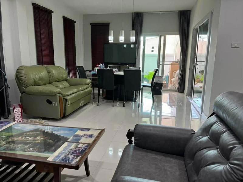 House with Land For Rent, Sukhumvit 71 (Pridi Banomyong 14) Close to BTS Phra Khanong, Bangkok, สุขุมวิท 71, Phra Kanong Nua, Watthana, Bangkok, 4 Bedrooms, 160 sqm, Single Detached House For Rent, by ณปภัช ธวงค์ไพ, 500514684 - DDproperty.com