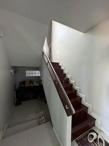House with Land For Rent, Sukhumvit 71 (Pridi Banomyong 14) Close to BTS Phra Khanong, Bangkok, สุขุมวิท 71, Phra Kanong Nua, Watthana, Bangkok, 4 Bedrooms, 160 sqm, Single Detached House For Rent, by ณปภัช ธวงค์ไพ, 500514684 - DDproperty.com