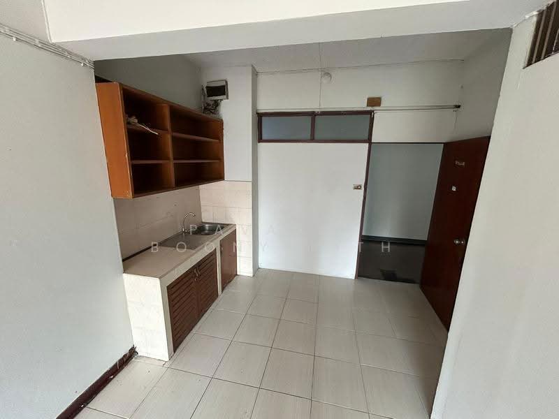 Ruenrudee Condominium, Bangkok, 19 Sukhumvit Soi 1, Khlongtoei Nua, Watthana, Bangkok, 2 Bedrooms, 44 sqm, Condo For Sale, by Pavadee Boonyarith, 500514698 - DDproperty.com