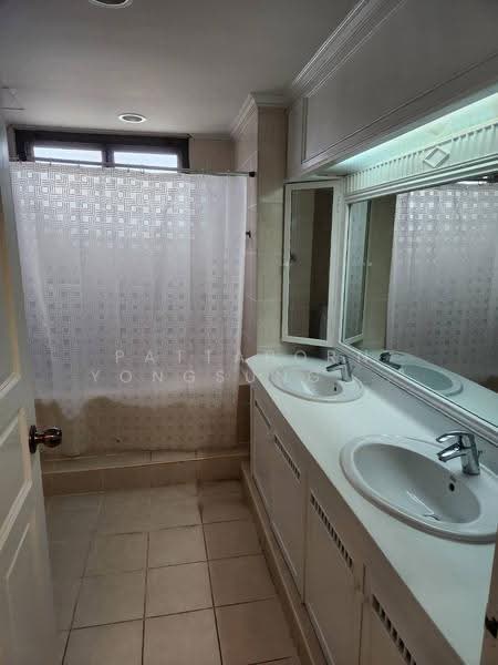 Charan Tower Residences by Aspira, Bangkok, 19 Soi Sukhumvit 43, Khlong Tan Nua, Watthana, Bangkok, 4 Bedrooms, 320 sqm, Apartment For Rent, by Pattaporn Yongsungnone, 500515021 - DDproperty.com