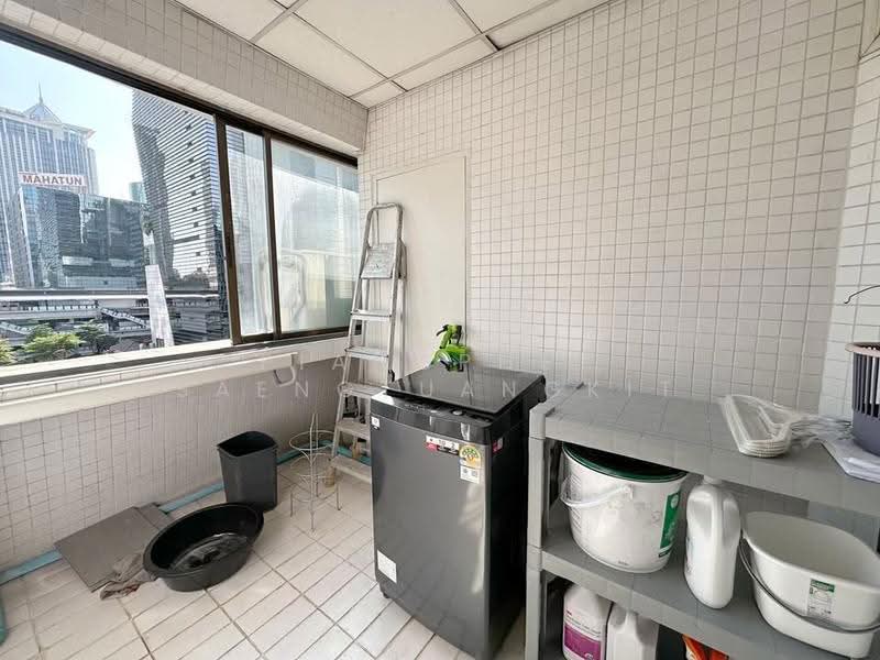 Ploenchit Terrace, Bangkok, Ploenchit, Lumphini, Pathum Wan, Bangkok, 3 Bedrooms, 380 sqm, Condo For Rent, by Piangphet Saengtuangkit, 500515103 - DDproperty.com