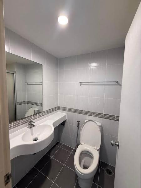 Lumpini Park Rama 9-Ratchada, Bangkok, 888 Chaturathit Road, Bang Kapi, Huai Khwang, Bangkok, 1 Bedroom, 30 sqm, Condo For Sale, by Agentbkk, 500515300 - DDproperty.com