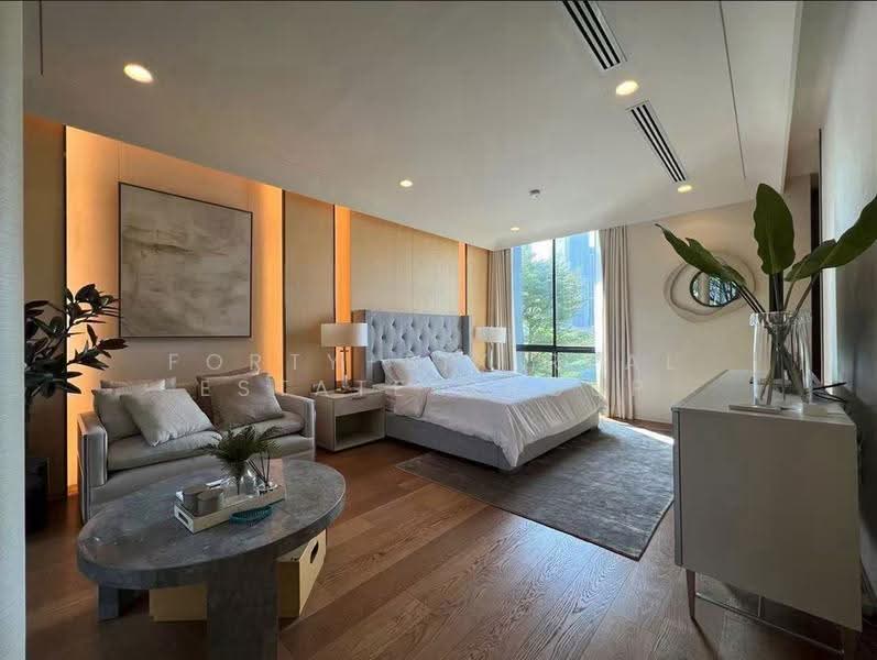 พระราม 9 คฤหาสน์หรู | บ้านเดี่ยว 3 ชั้น | 852 ตร.ม, Bangkok, Huai Khwang, Bangkok, 5 Bedrooms, 853 sqm, Villa For Rent, by Forty-Six Real Estate Group, 500515362 - DDproperty.com