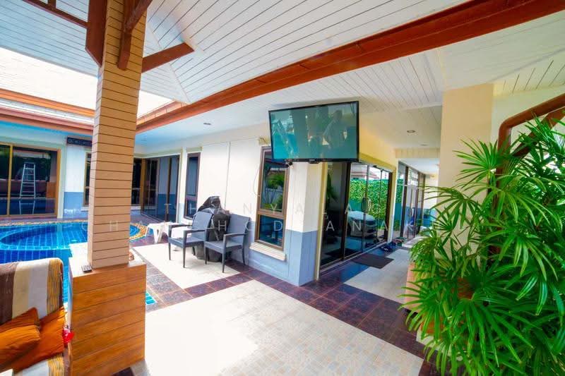 Baan Dusit Pattaya Lake : บ้านดุสิต พัทยา เลค, ชลบุรี, ถนนทางเข้า, ห้วยใหญ่, บางละมุง, ชลบุรี, 180 ตร.ม., บ้านเดี่ยว ขาย, โดย Thanyalag Chanchodtanakul, 500515373 - DDproperty.com