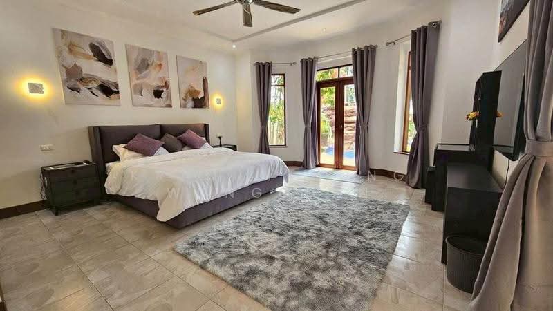 6-BR House, Chon Buri (Pattaya), Nong Pla Lai, Bang Lamung (Pattaya), Chon Buri (Pattaya), 6 Bedrooms, 350 sqm, Single Detached House For Rent, by Kradumthong Wongchan, 500515428 - DDproperty.com