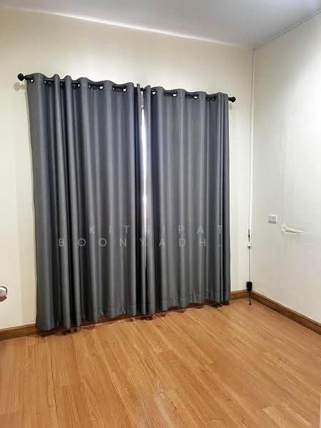 Golden Town Bangna-Kingkaew, Samut Prakan, Soi Kingkaew 31, Rachathewa, Bang Plee, Samut Prakan, 4 Bedrooms, 220 sqm, Townhouse For Sale, by Kitnipat Boonyadhammakul, 500515493 - DDproperty.com