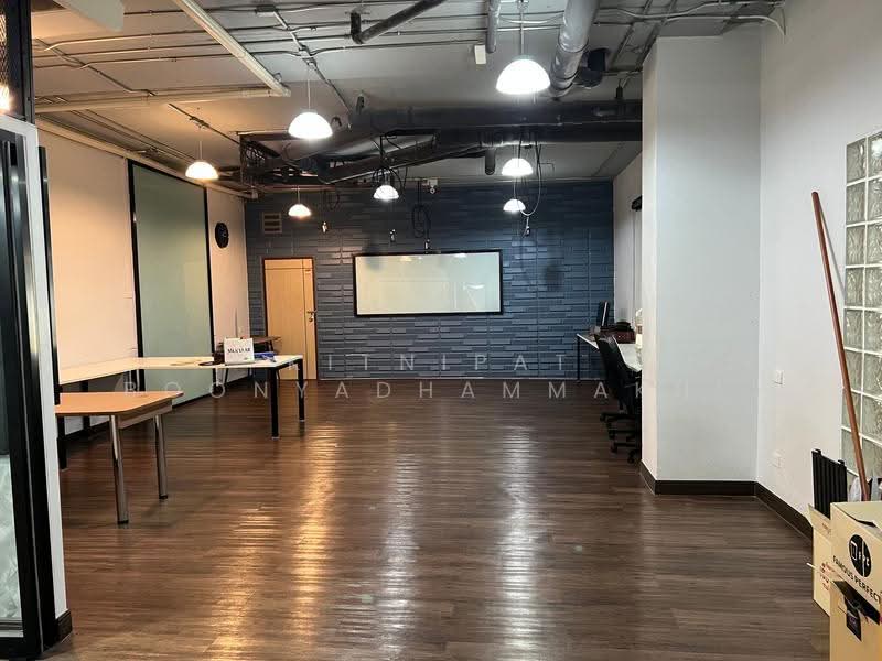 Silom Terrace Condominium, Bangkok, Silom, Bang Rak, Bangkok, 1 Bedroom, 80 sqm, Condo For Rent, by Kitnipat Boonyadhammakul, 500515501 - DDproperty.com
