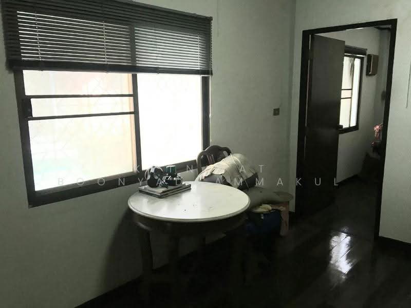 4-BR Townhouse, Bangkok, Bang Sue, Bangkok, 4 Bedrooms, 220 sqm, Townhouse For Sale, by Kitnipat Boonyadhammakul, 500515521 - DDproperty.com